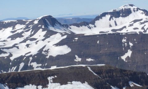 Almenningshnakki 929 m.