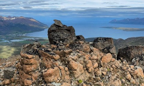 Dagmálanibba 860 m.
