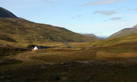 Fjörður og Látraströnd -skálaferð