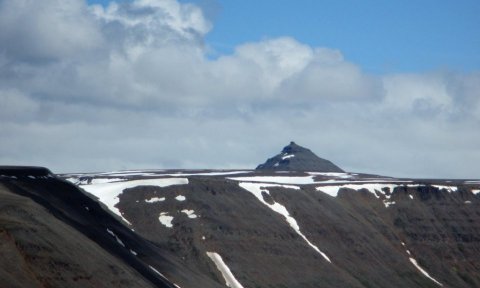 Grasárdalshnjúkur 1277 m.