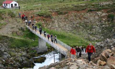 Söguferðir/raðganga: Gengið í fótspor Theódórs Friðrikssonar bréfapósts. Fyrsta ferð. Úr Fjörðum