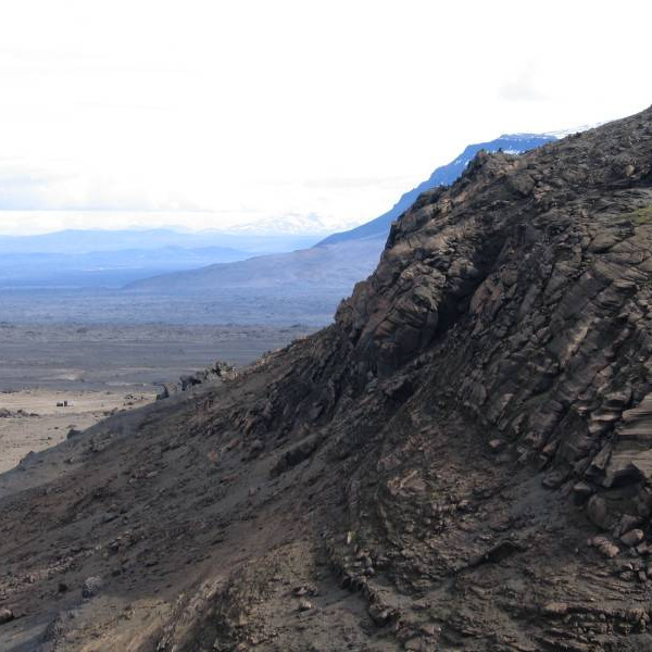 Horft af Hrúthálsum til suðausturs. Glittir í Snæfell í fjarska.