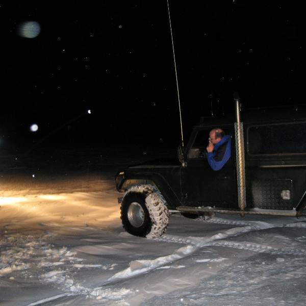 Komnir að Grafarlanda á og ísinn kannaður