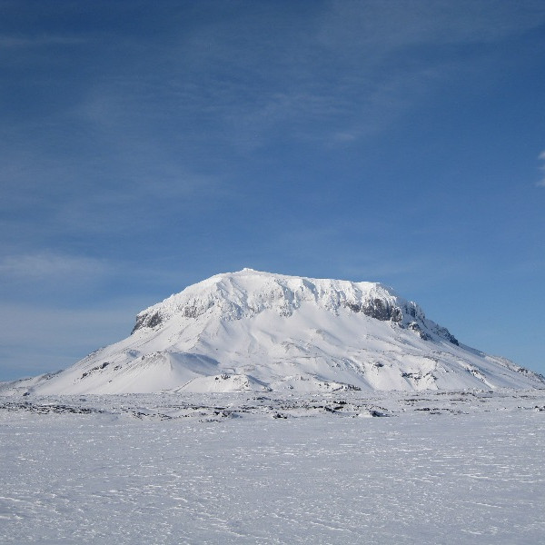Herðubreið fannbarin