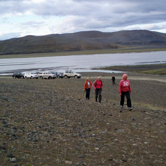 Gengið upp að Tumba austan í Miðfelli.