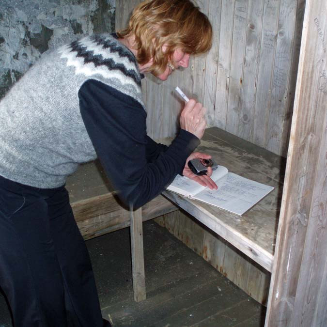 Skrifað í gestabók í Gamla Sæluhúsinu við Jökulsá.