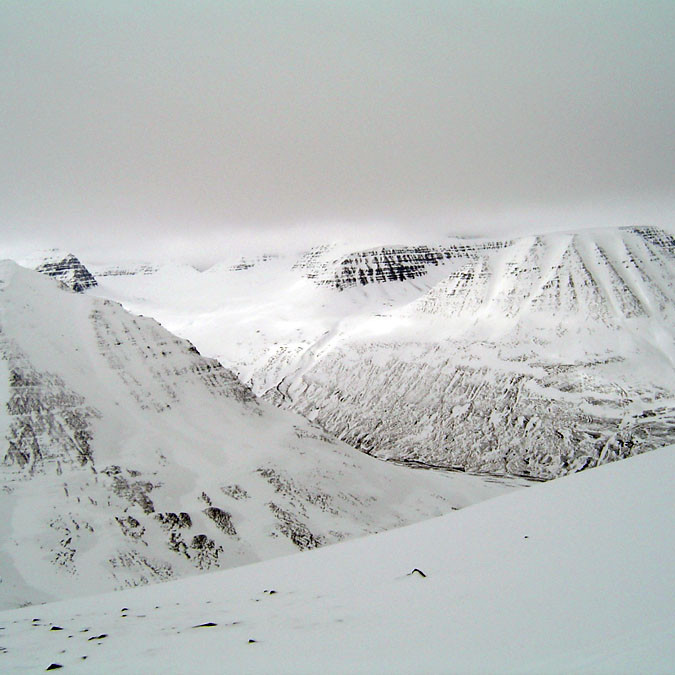 Nautárhnjúkur, Þverárhnjúkur og dalurinn á milli Nautárdalur.