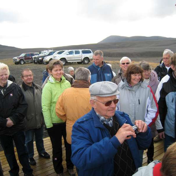 Gestirnir biðu spenntir eftir að fá að bragða á freyðivíninu.