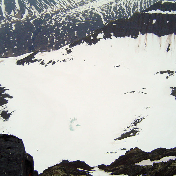 Séð niður á Gloppuvatn