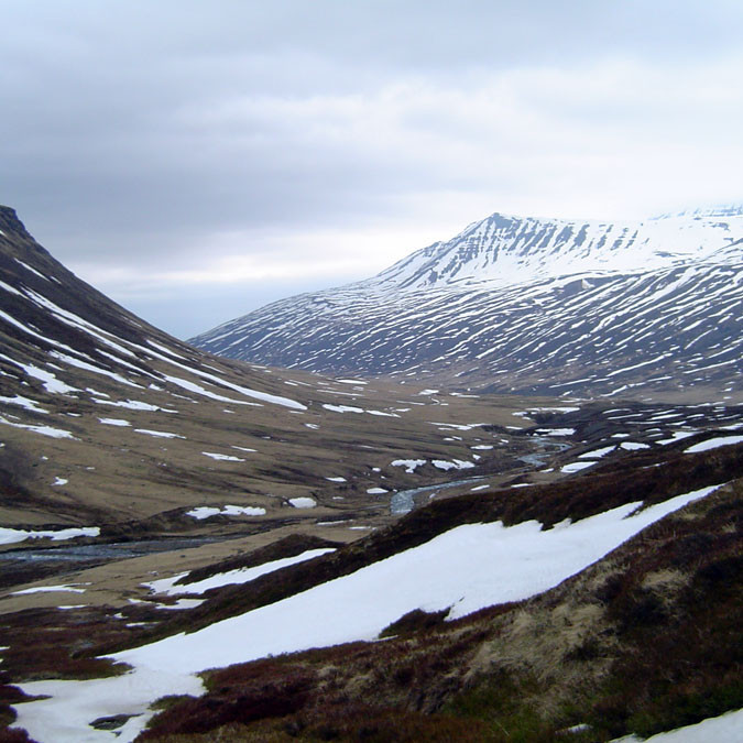Séð niður Þverárdal (Kóngstaðadal) Hvarfshnjúkur og Rimar