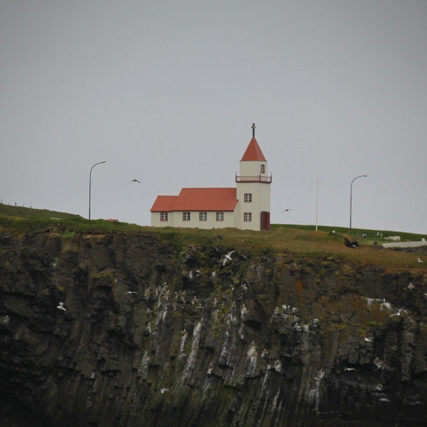 Miðgarðakirkja