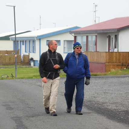 Á leið suður í Miðgarðakirkju