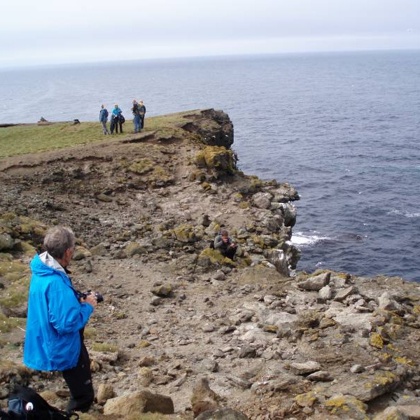 Hér er farið niður á Breiðapall og er það vel greiðfært enn bara Haukur fór með fararstjóra þangað hin þorðu ekki haha