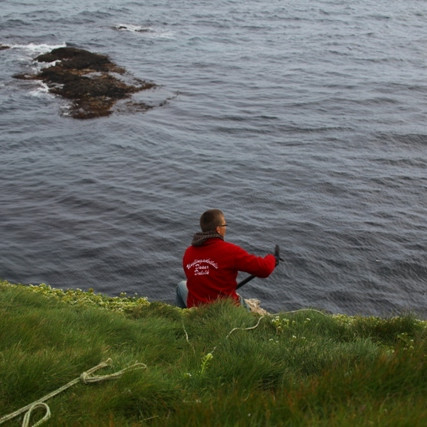 Verið að háfa Lunda og Svartfugl
