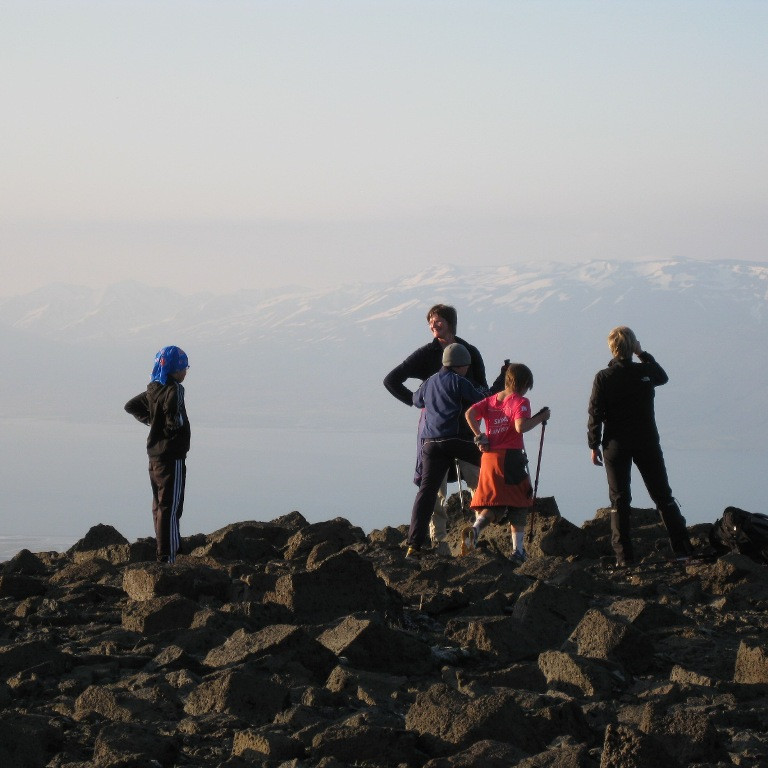 Unga fólkið var létt á fæti