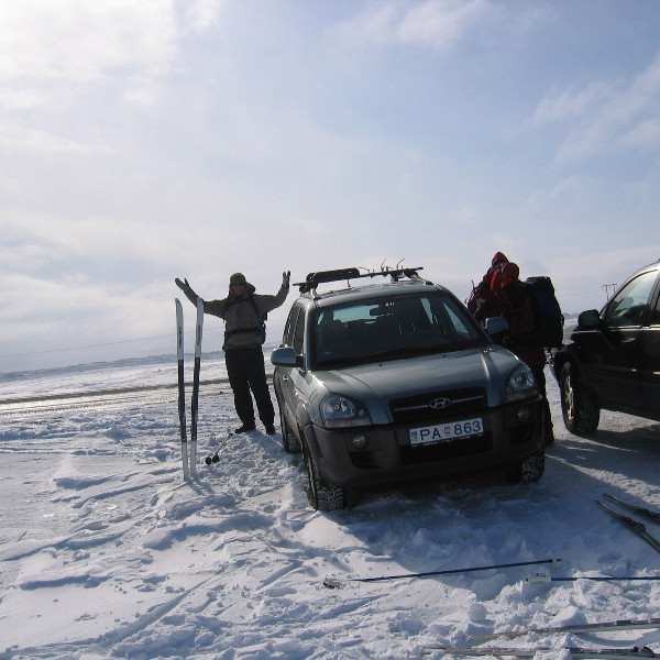 Á leiðinni frá Akureyri að Klaustri hafði gengið á með dimmum éljum,en hér var sólin.
