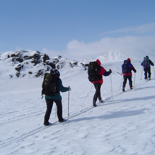 Stíf gola var nær beint á móti.