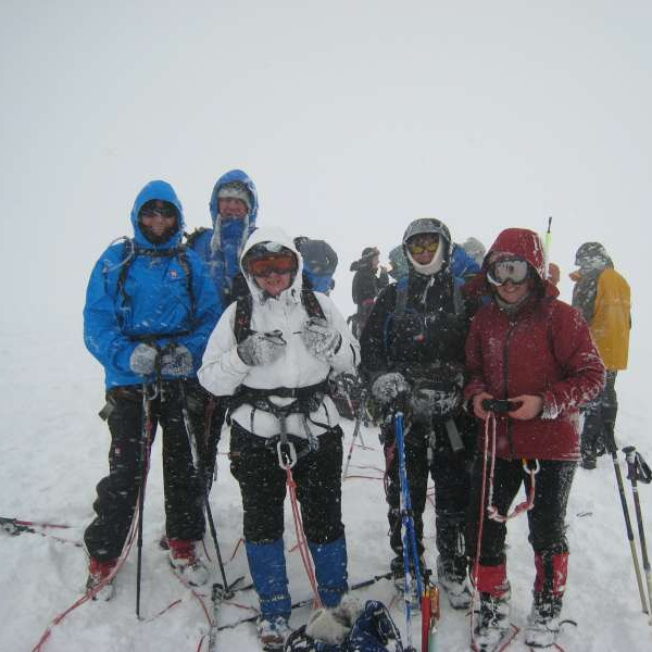 Elín, Kjartan, Ragna, Margrét og Helga. Fyrir neðan Hnjúkinn.