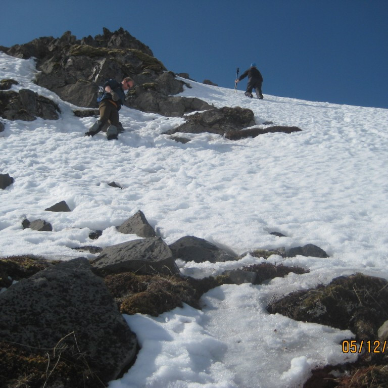 Bratt. Þarna fórum við upp.