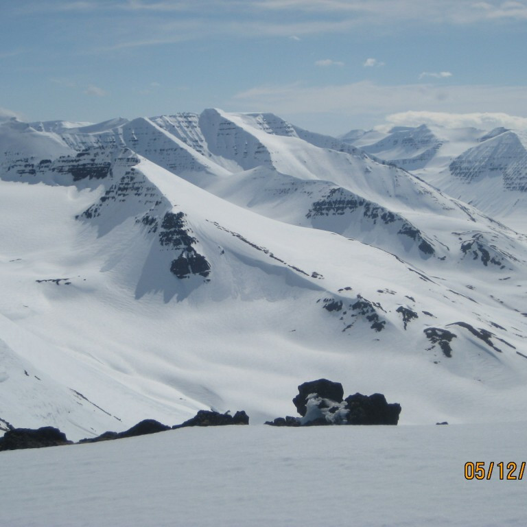 Fjöllin austan Skíðadals.