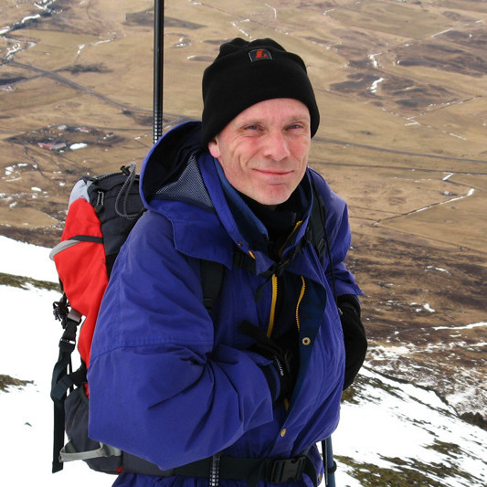 Ludvik ánægður með að vera komin upp á fjöll í hreint loftið.