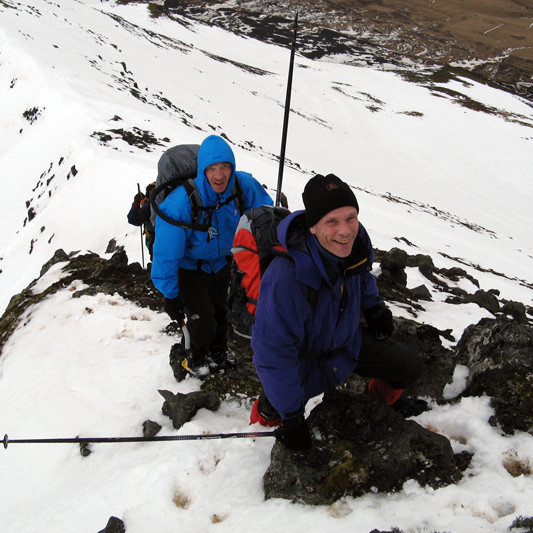 Þetta er afar skemmtileg og flott ganga´upp norðurhrygg Hvassafellsfjalls.