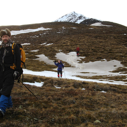 Frímann á leiðinni niður Hvassafellsfjall eftir vel heppnaða ferð.