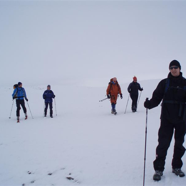 Gengið suður Hnjúkinn.