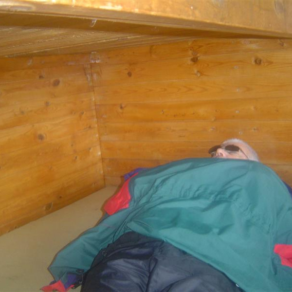 Höfðum með okkur olíu til að geta hitað vatn því hér er ævinlega olíulaust.