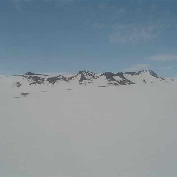 Erum farin frá Hlíðarhaga vel upp á hæðirnar. Myndin er tekin beint fyrir sunnan Elífsvötn á svokallaðri Réttargrund.