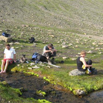Ferðalok aðeins eftir að ganga niður Árdal til Kleifa.