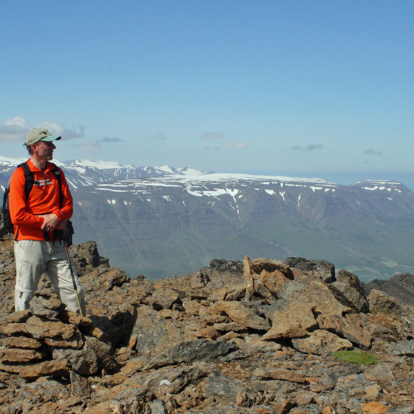 Á Hlíðarfjalli: horft norður á fjöllin milli Þorvaldsdals og Eyjafjarðar.