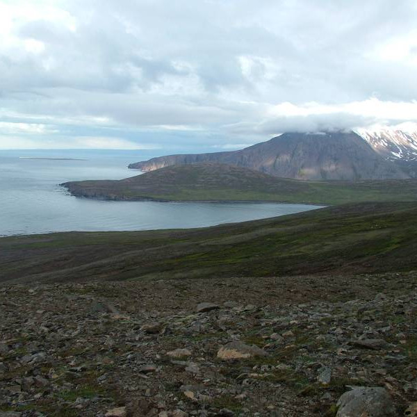 Þorgeirsfjörður, Þorgeirshöfði, Hvalvatnsfjörður, Bjarnarfjall og Flatey.
