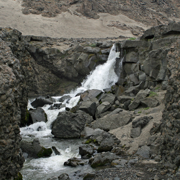 Foss í ánni úr Drekagili rétt neðan Dreka.