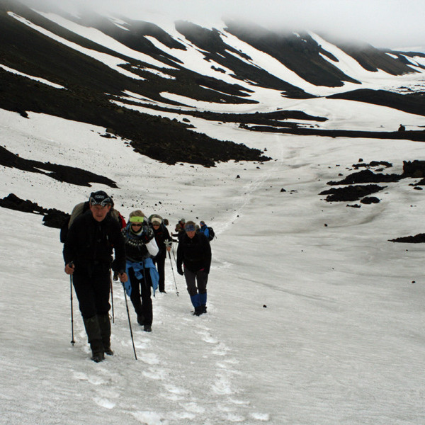 Á leið upp á Jónsskarð úr Öskju. Hér var lágskýjað.