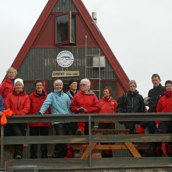 Lagt upp í göngu frá Öskjuopi yfir Jónsskarð: Dreki kvaddur.