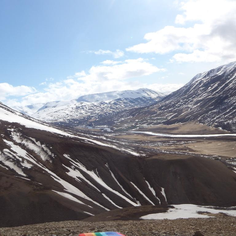 Draflastaðafjall og víkurskarð í baksýn.