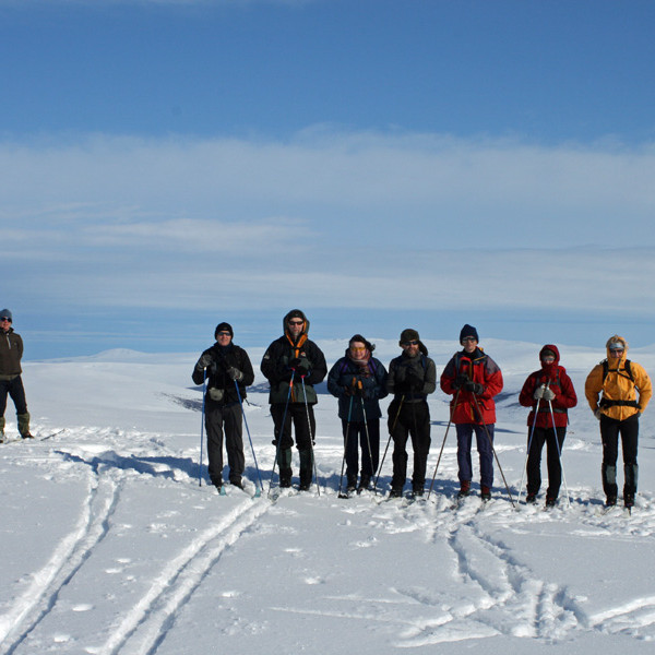 Áning í miðjum hlíðum. Sér norður með Skjálfandafljóti.