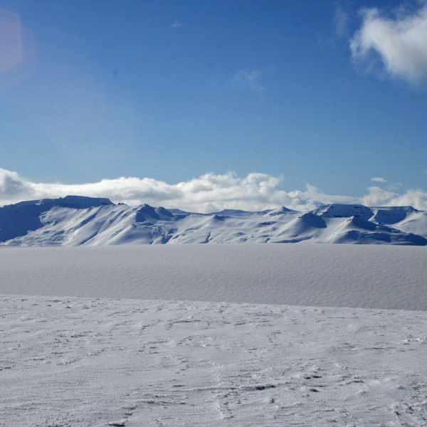 Á Háafelli: Horft til Glerárdalsfjalla. Kerling t.v., Tröllafjall t.h.
