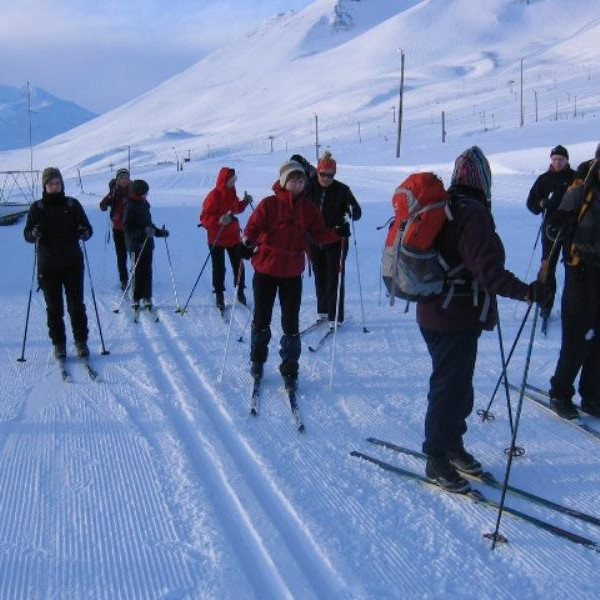 Lagt af stað frá Gönguhúsinu Skíðastöðum. Kerling í baksýn.