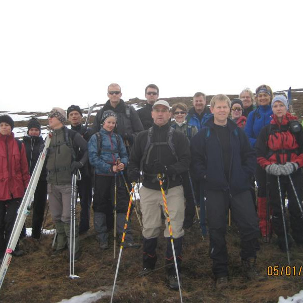 Hópurinn stillti sér upp eins og vera ber í upphafi ferðar. Þetta var gert til þess að sjá í lok ferðar hvort allir hafi skilað sér til baka.