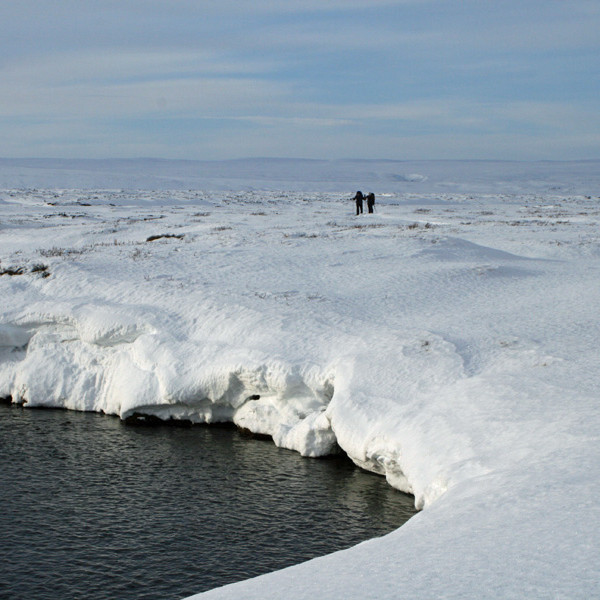 Skíðamenn í Miklamó skammt frá bökkum Suðurár.