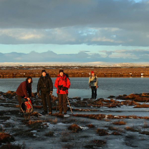 Sólarupprás við stóru lindirnar hjá Botnakofa.