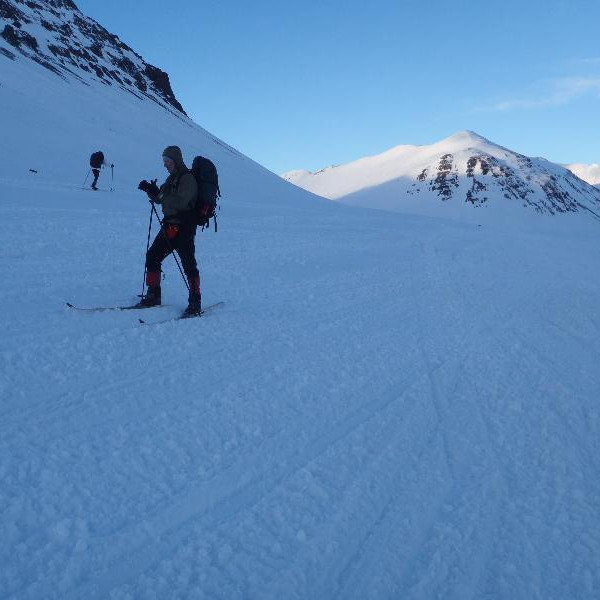 Kaldbakur í baksýn