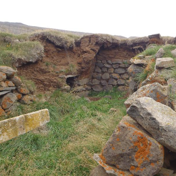 Þormóður Sveinsson var tekinn í fóstur átta ára gamall að Þorljótsstöðum vorið 1898 og dvaldi þar næstu 9 árin.