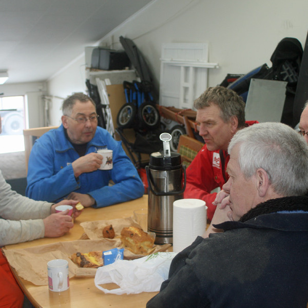 Í morgunkaffi. Frá v: Einar, Hilmar, Grímur, Garðar og Atli.