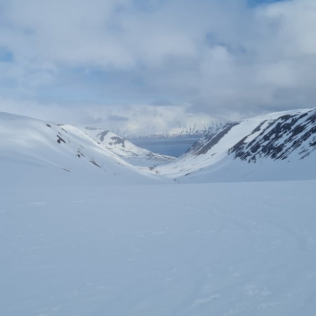 Séð niður Böggvistaðadal til Eyjafjarðar