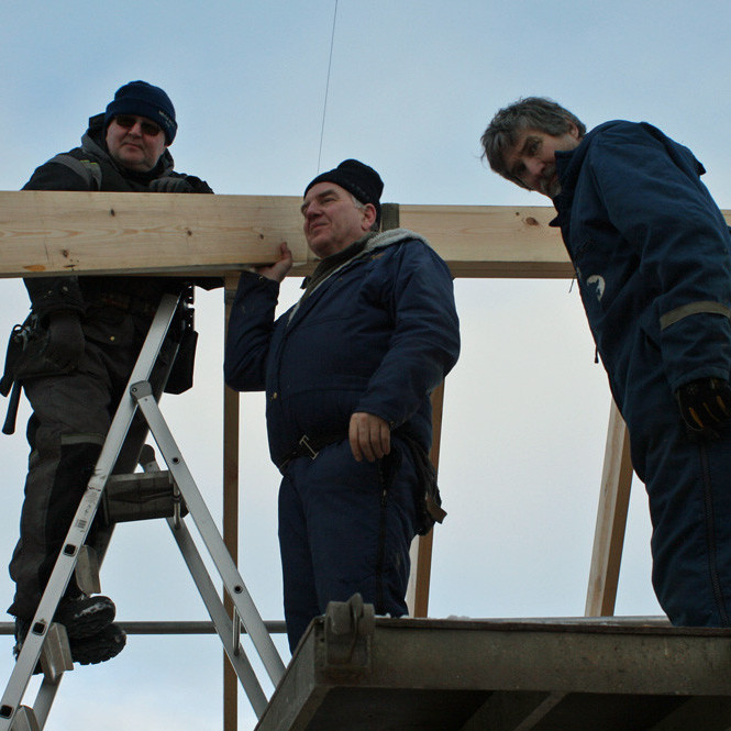 Sperruvirkið við tengsl meginskálans og forstofunnar er flókin smíði.