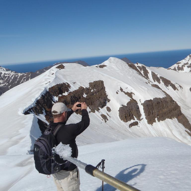 Myndað frá Þverfjalli. Vatnsendahnjúkur í baksýn.