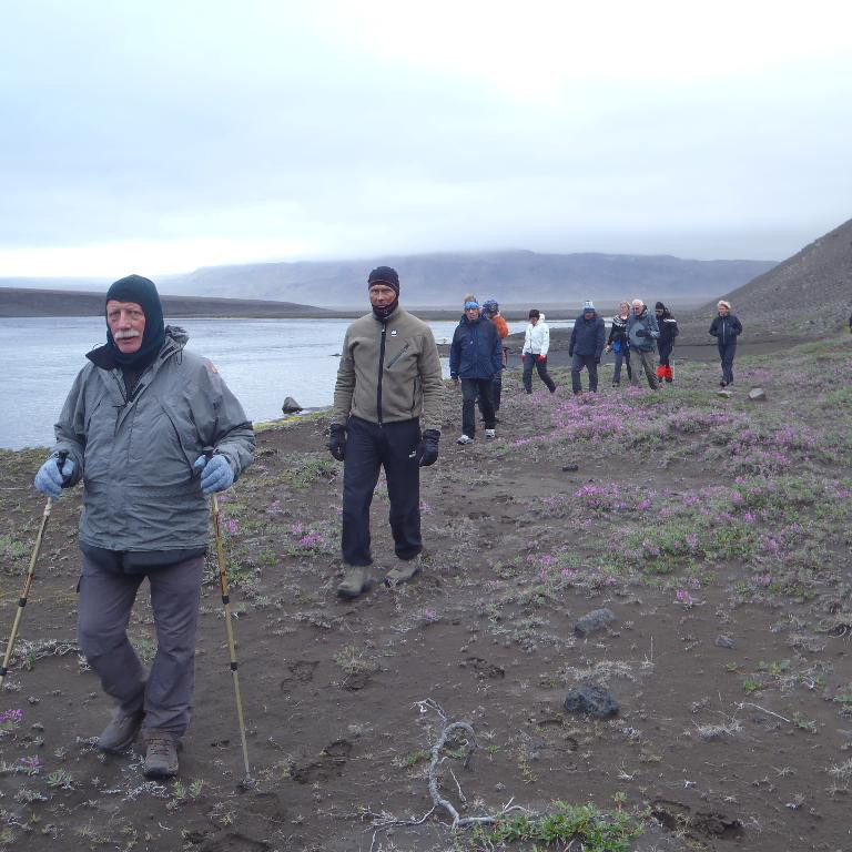 Og enn gengið niður með Svartá. Sigurður, Árni og Óskar.
